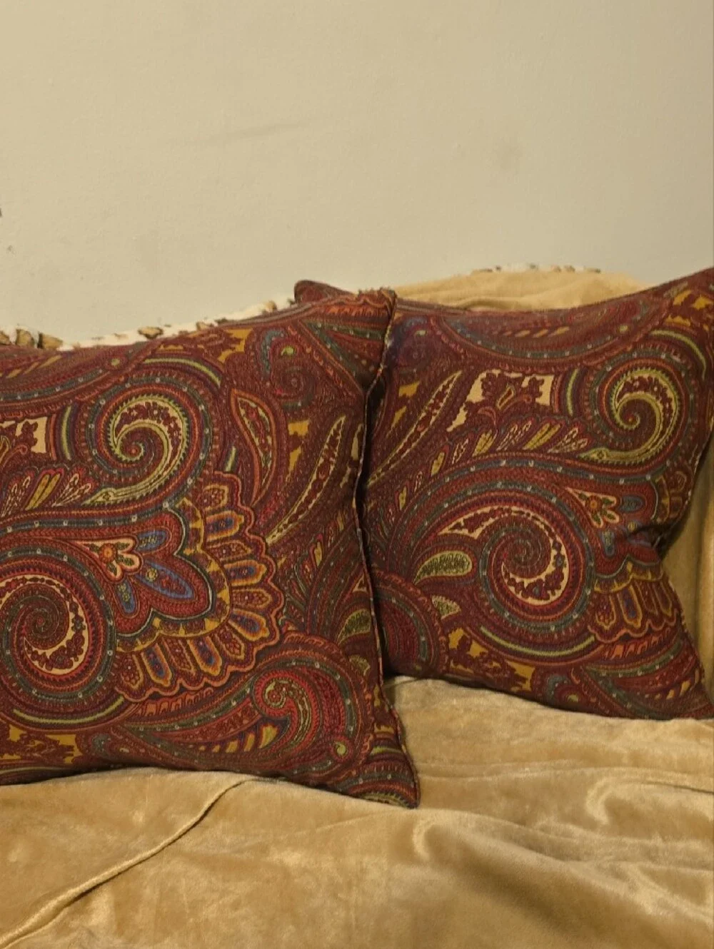 Lauren Ralph Lauren 18x18 Burgundy Paisley Accent Pillow Set